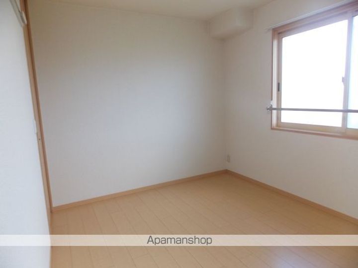 愛知県丹羽郡扶桑町大字高雄字南東川の賃貸アパートの内装