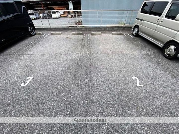 シャン・プランタンのその他画像