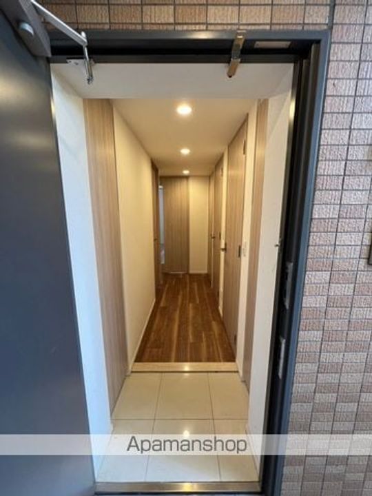 東京都中野区白鷺1丁目の賃貸マンションの玄関