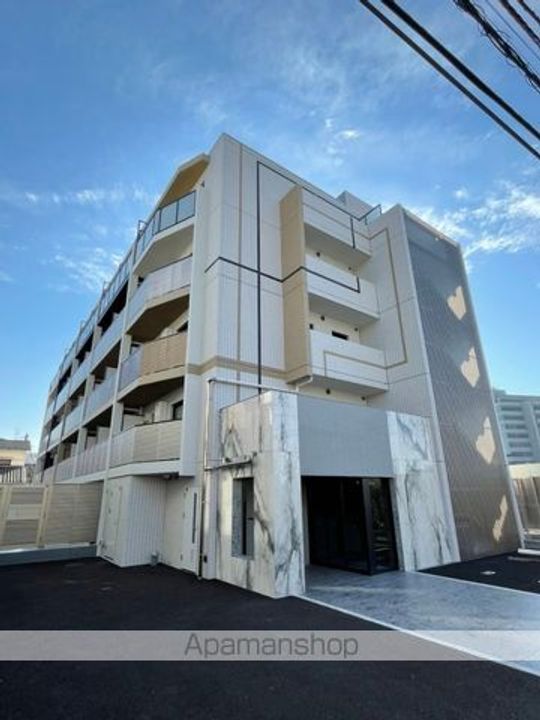 東京都新宿区市谷鷹匠町の賃貸マンションの外観