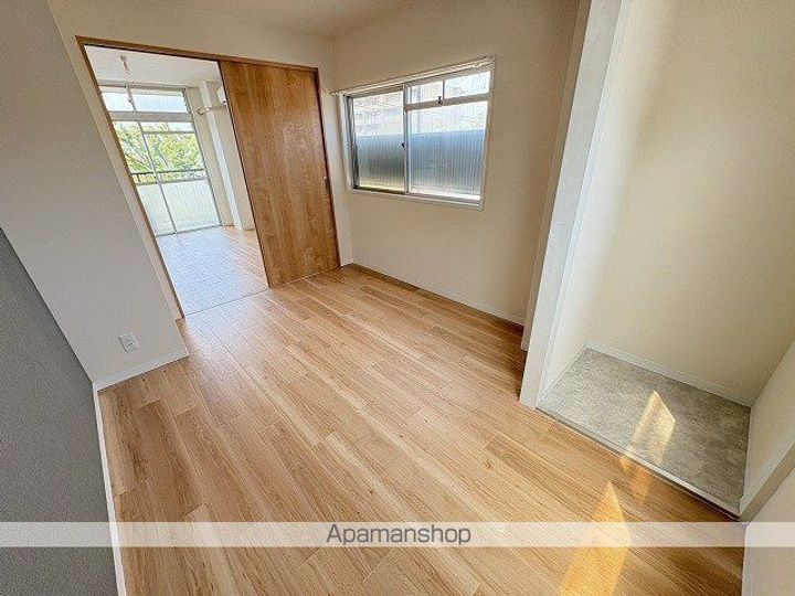 汐入ビル403の内装