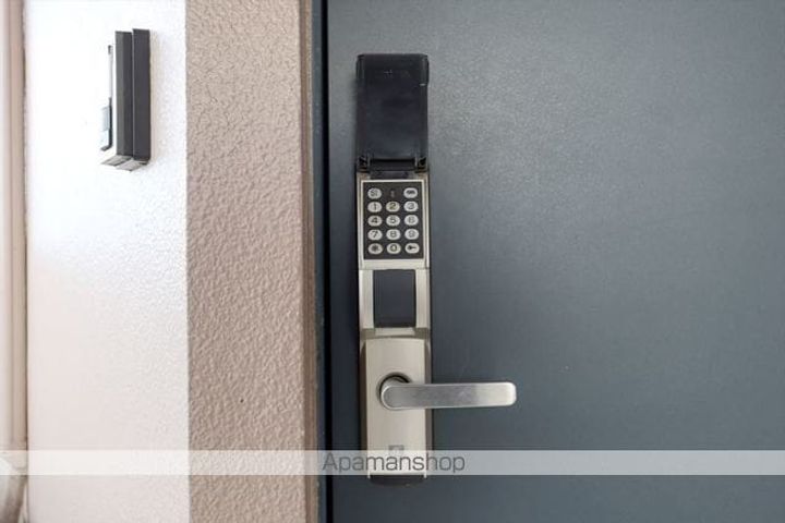 福島県郡山市並木2丁目の賃貸マンションの玄関