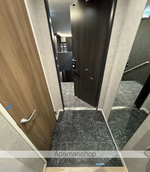 大阪府大阪市東住吉区鷹合3丁目の賃貸マンションの玄関