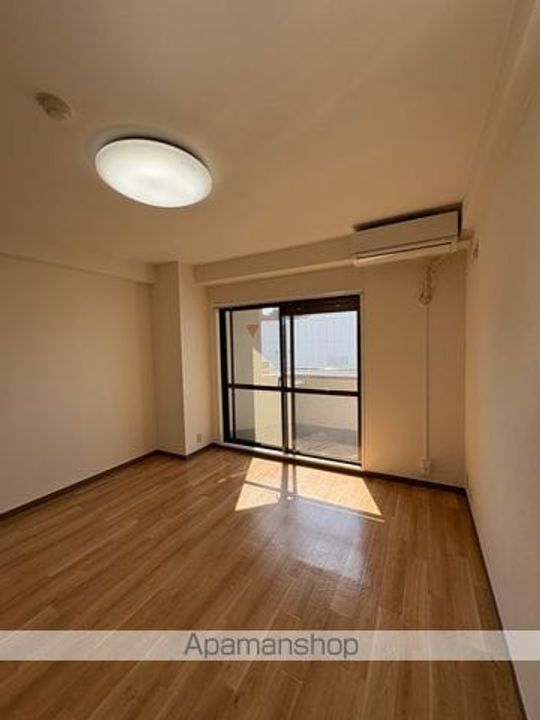 パレ ロイヤルビルの内装