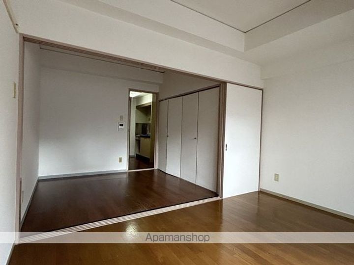 パンビアル西公園ビル502の内装