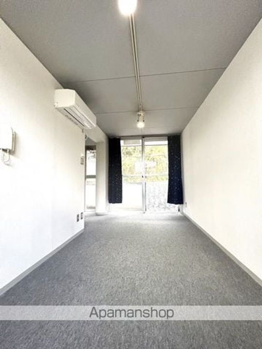 グラスフラッツ205の内装