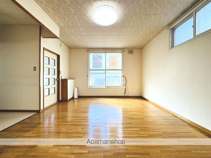 合田アパート1階左の居間