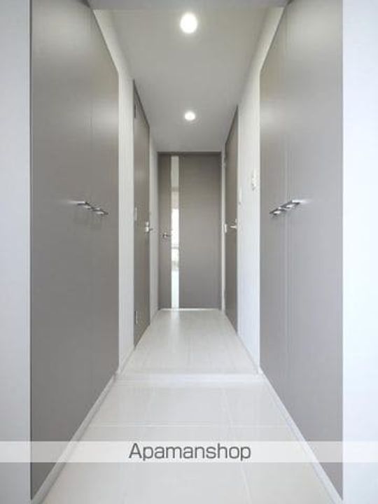 東京都豊島区池袋本町3丁目の賃貸マンションの玄関