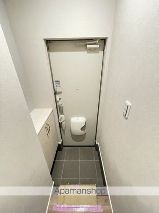 千葉県千葉市稲毛区天台5丁目の賃貸アパートの玄関