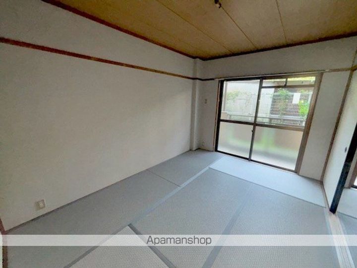 エクセル篠原の内装