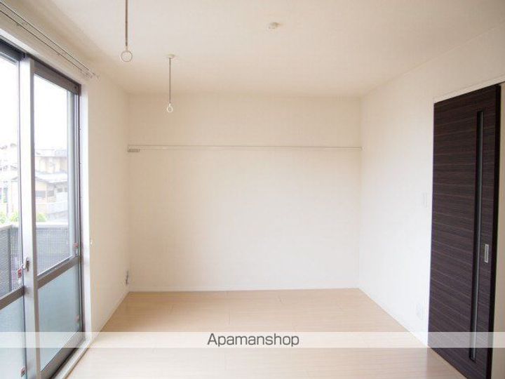 メゾンウィステリアBの居間