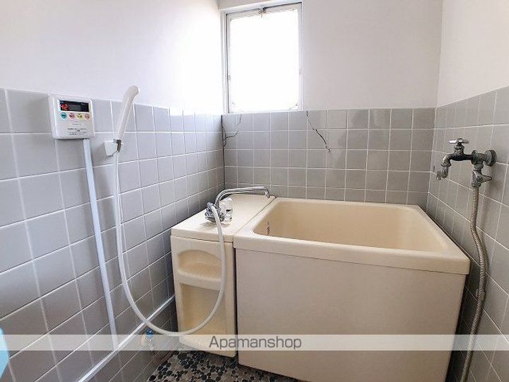 埼玉県八潮市大字大瀬の賃貸マンションの風呂