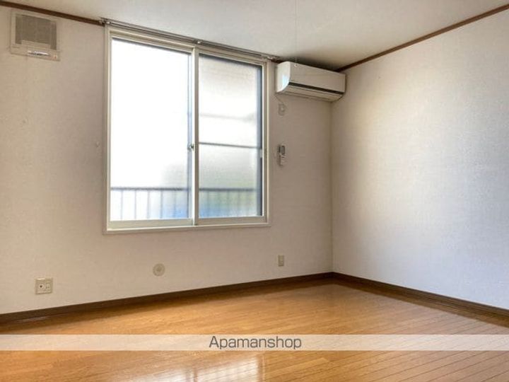 アレーズ103の居間