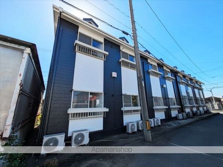 ヴィラ鶴新田 壱番館の外観