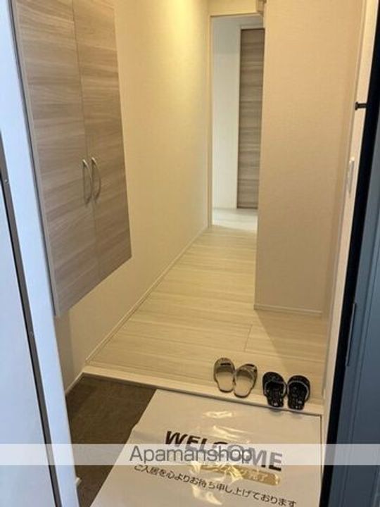 DーROOM新井町の玄関