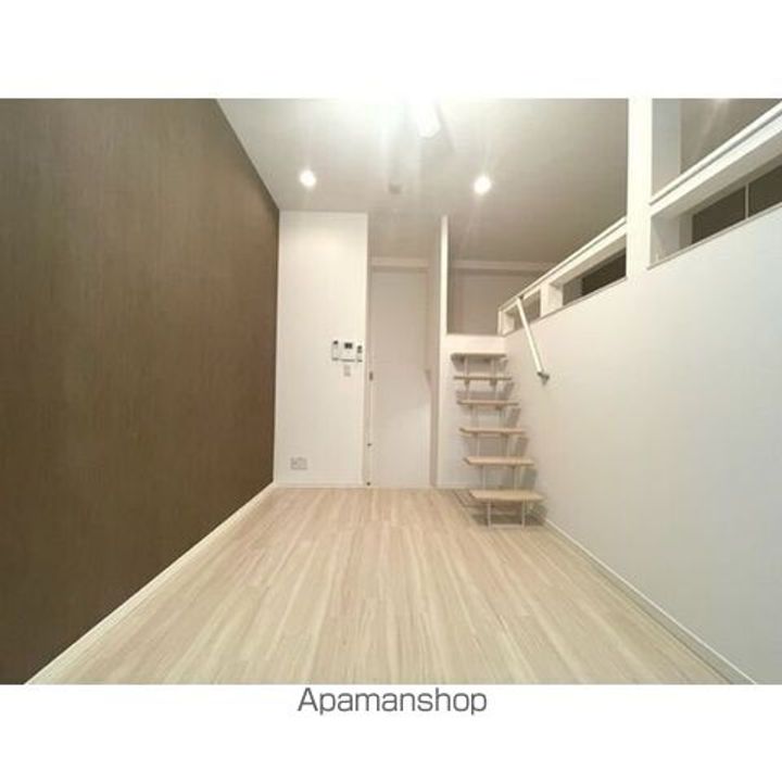 グランビル上小田井102号室の居間