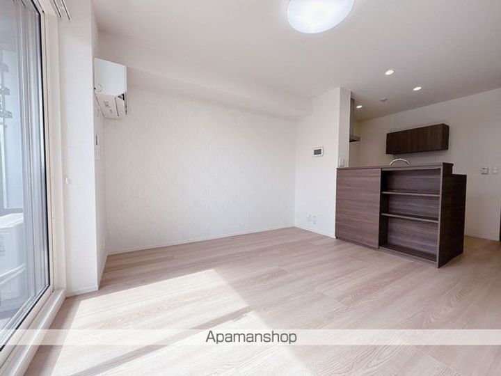 シャイングレイスの内装