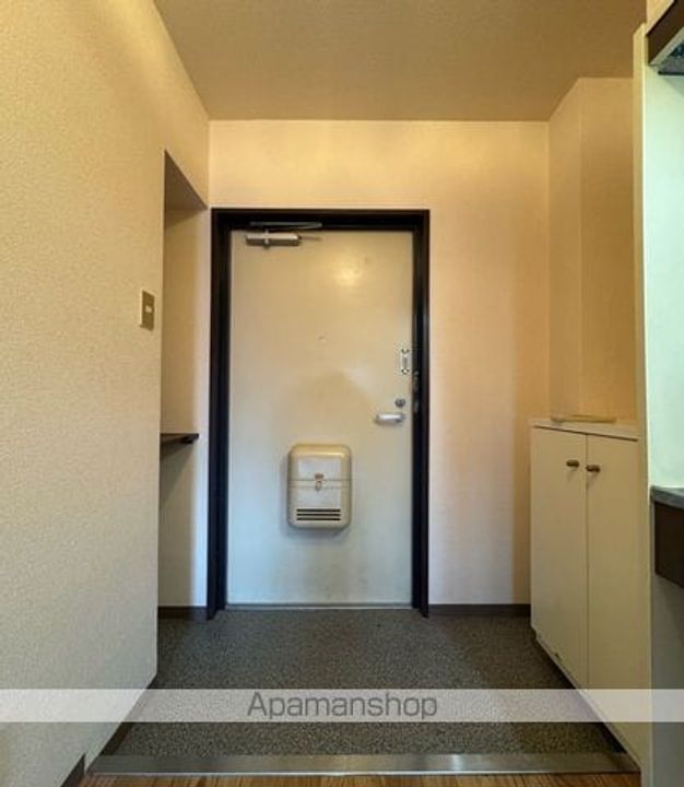 アズマハイツの玄関