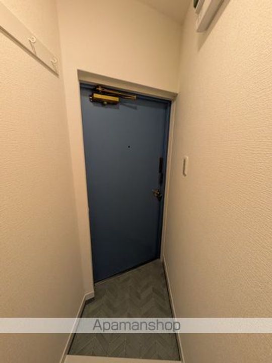 東京都杉並区和田2丁目の賃貸マンションの玄関