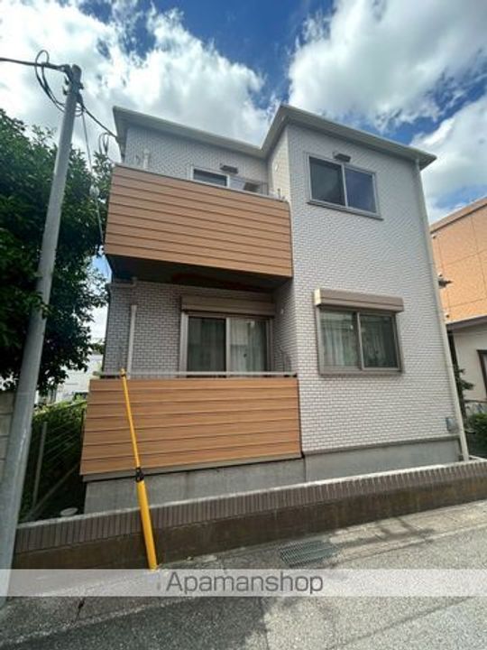 グリシナ102号室の外観
