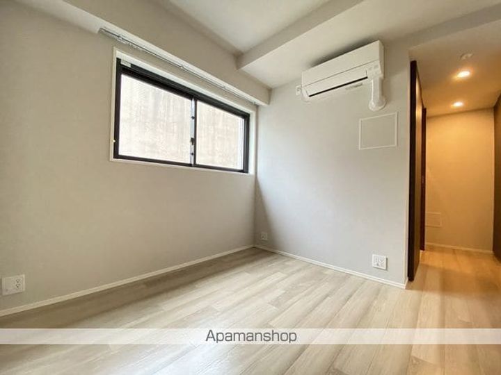 プラウドタワー本町2丁目の居間