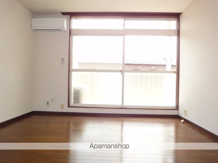 弓の町ハイツA105の居間