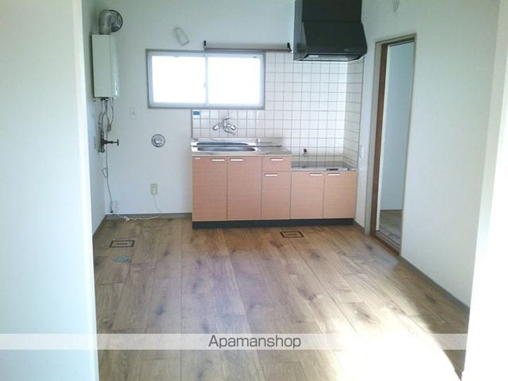 青森県八戸市長根1丁目の賃貸アパートの内装