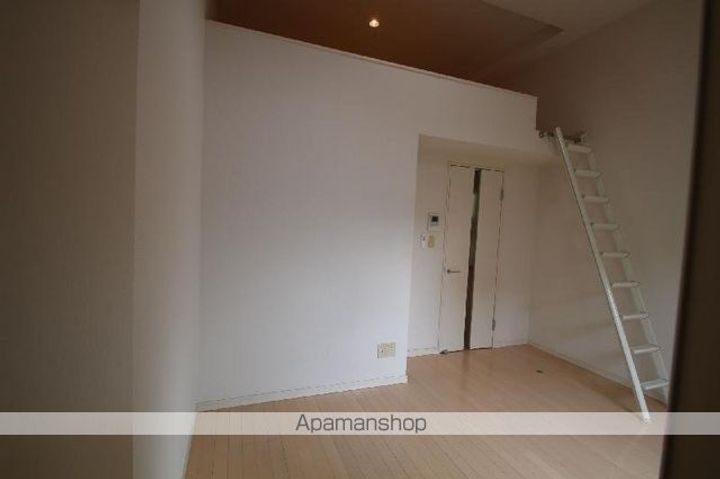 アラモード鳥飼の居間