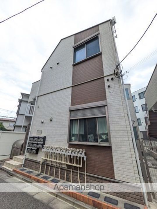 東京都中野区弥生町4丁目の賃貸アパートの外観