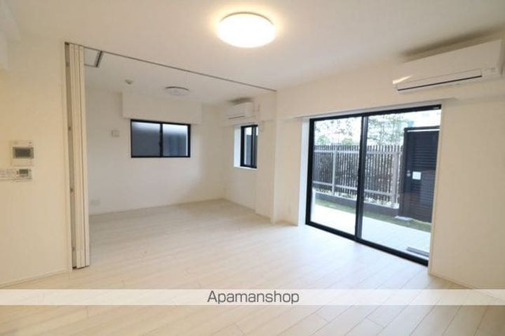 東京都武蔵野市境1丁目の賃貸マンションの内装