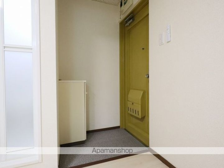 田中ビル703の玄関