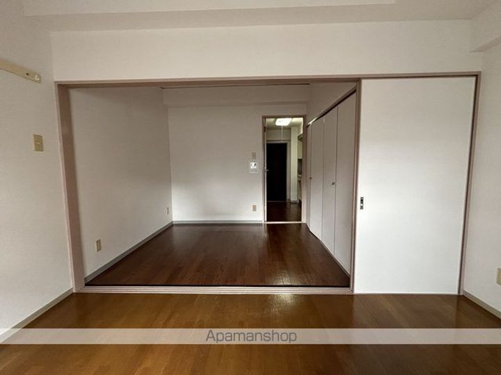 パンビアル西公園ビル502の内装