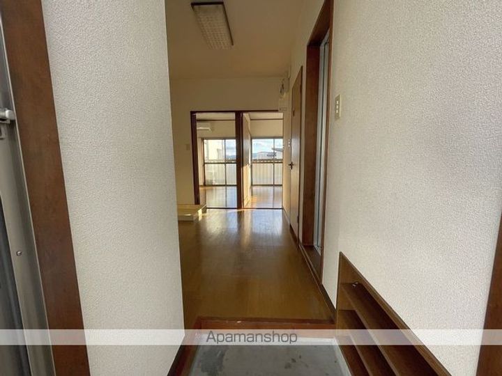 長野県松本市野溝西3丁目の賃貸アパートの玄関