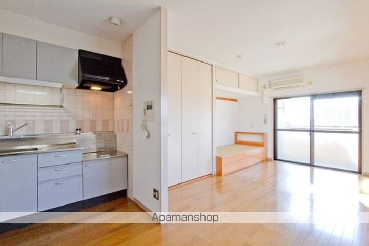 カルミア90406の居間