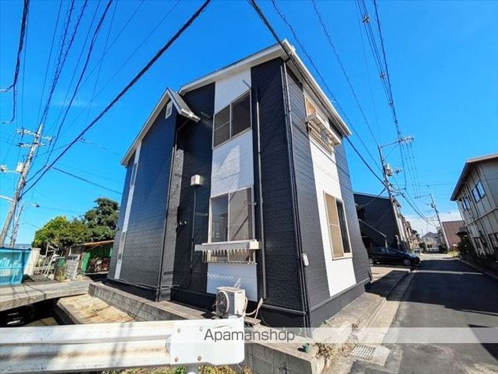 ヴィラ鶴新田 弐番館の外観