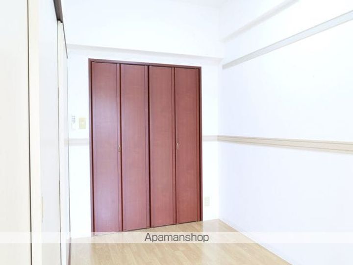 ライジング泉コート2の内装