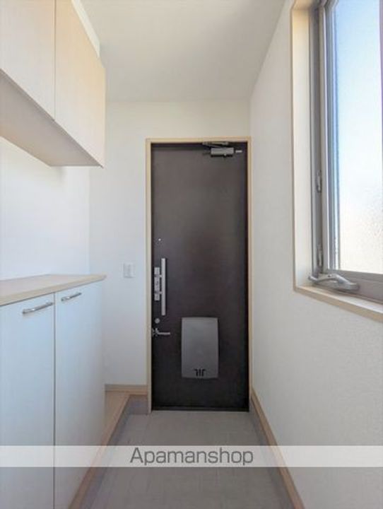 クレール B棟の玄関