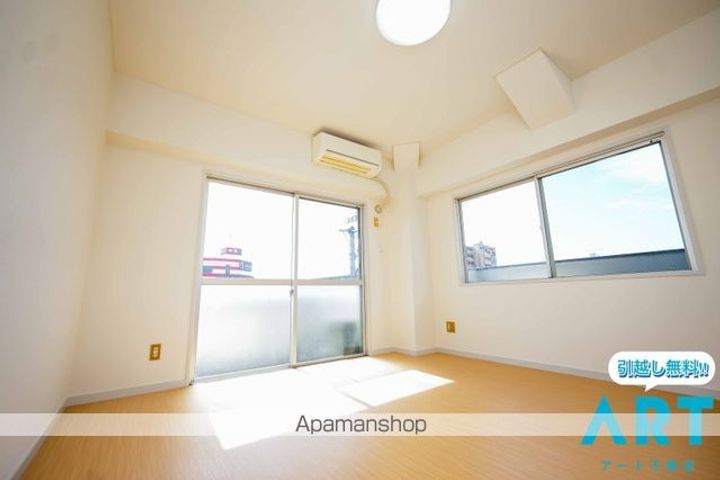 キャンパス中央の居間