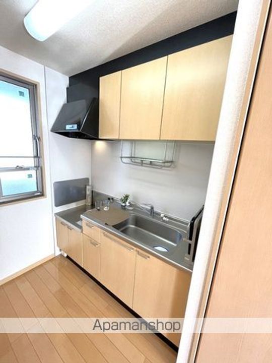 熊本県八代市鏡町両出の賃貸アパートのキッチン