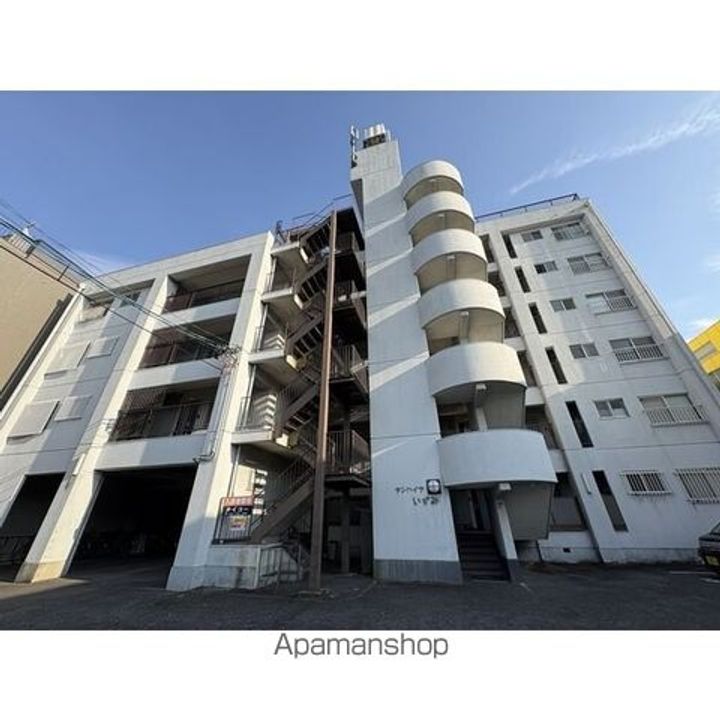 サンハイツいずみの外観