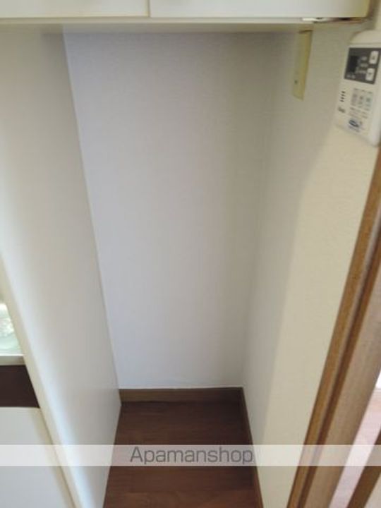 シャルマンフジ東岸和田弐番館302の内装