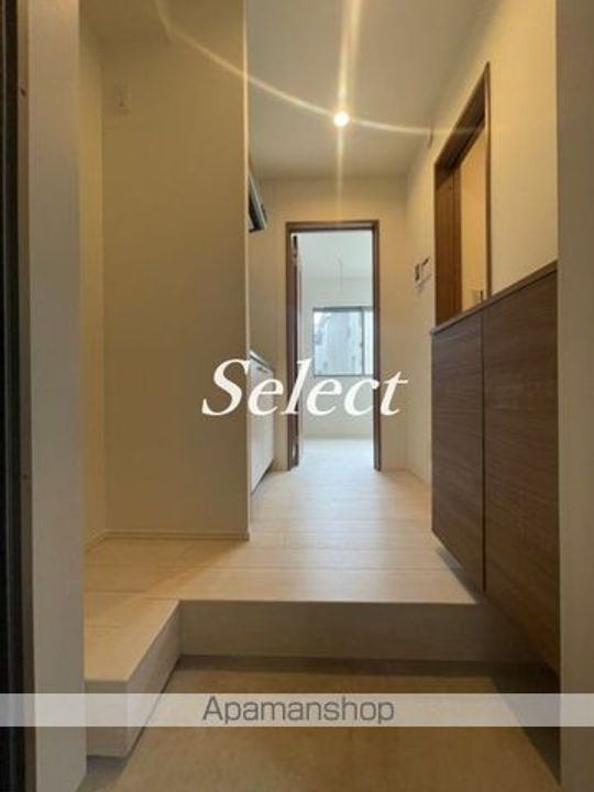 神奈川県横浜市保土ケ谷区岩井町の賃貸アパートの玄関