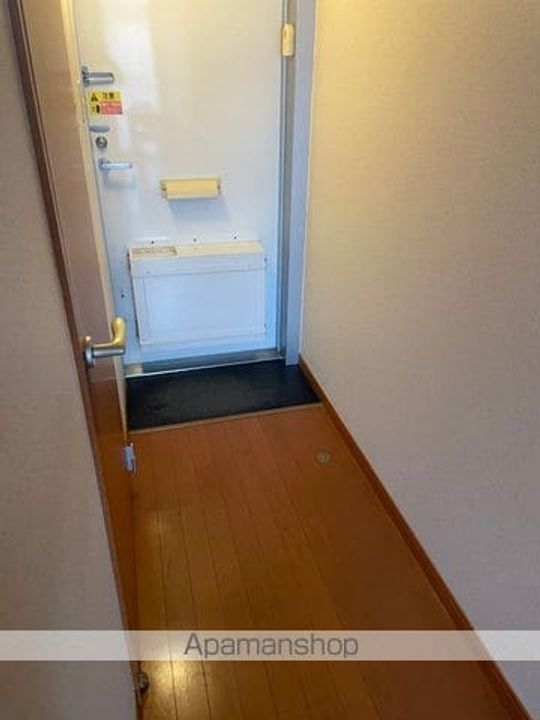 ねこっと保戸野105の玄関