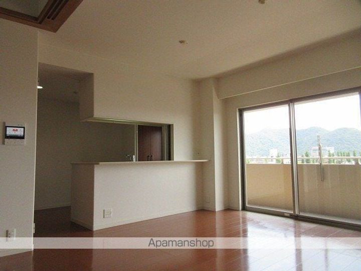 サーパス金華橋の居間