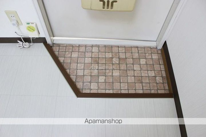 アーバン東福山の玄関