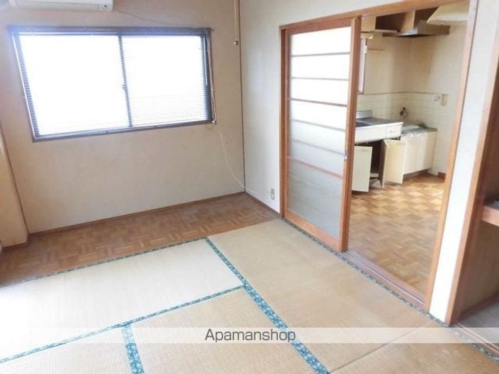 メゾン高陽307の居間