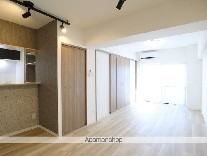 シャンボール近藤403の居間