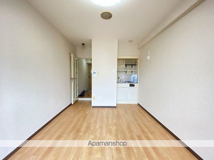 朝日プラザ上杉313の居間