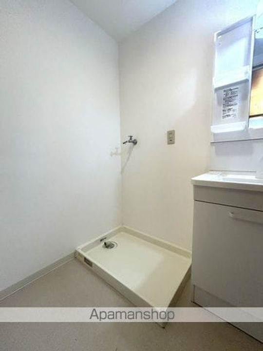 大阪府泉南市樽井4丁目の賃貸マンションの内装