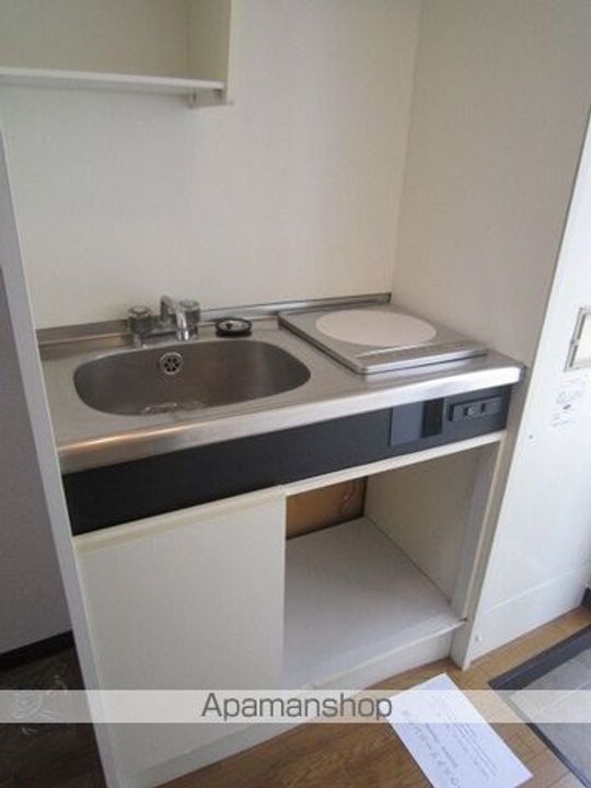 東京都中野区中央4丁目の賃貸アパートのキッチン